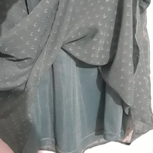 Doe & Rae Sleeveless Tie Neck Top Green - Picture 6 of 7